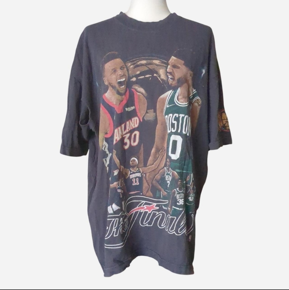 🏀 2022 NBA FINALS WAR TEE ⚔️ Curry vs Tatum XL This one goes crazy.